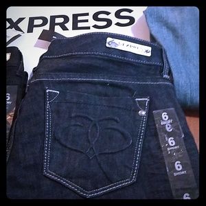 Womens Express Jean's size 6 short